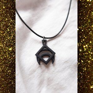 Rogue and Wolf Draco Choker in Black